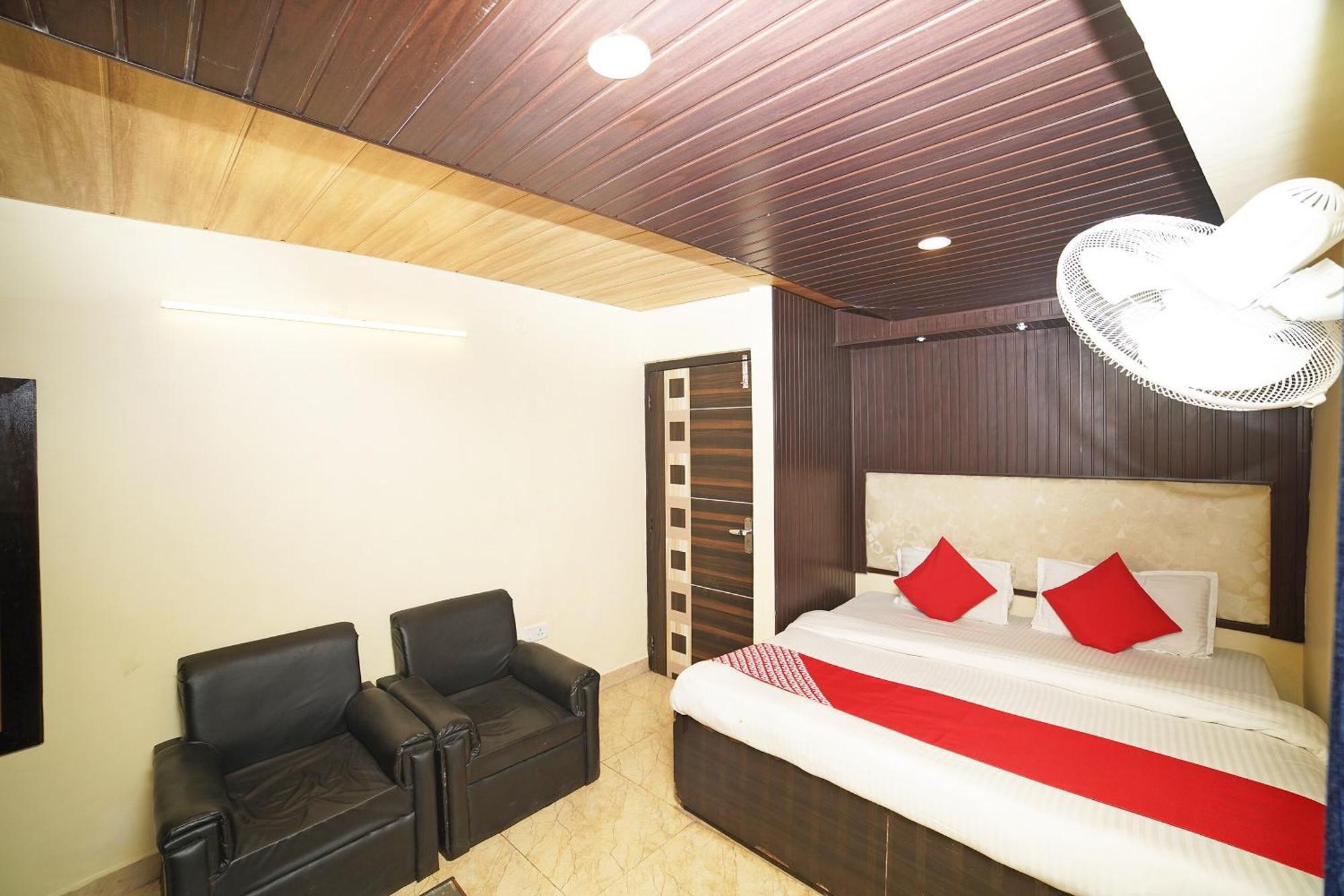 Oyo Flagship 8594 Golden Nest Hotel Nainital Luaran gambar