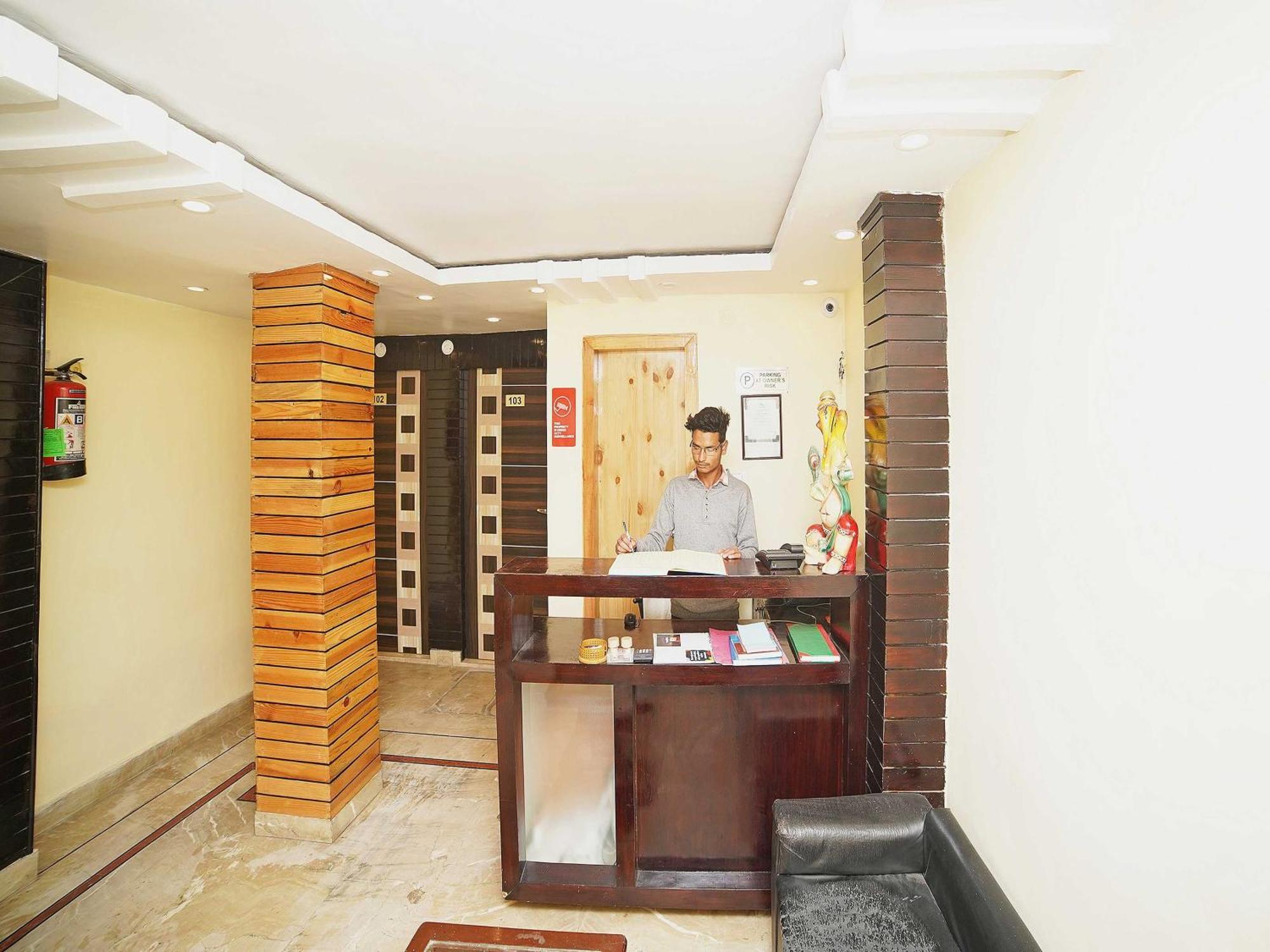 Oyo Flagship 8594 Golden Nest Hotel Nainital Luaran gambar