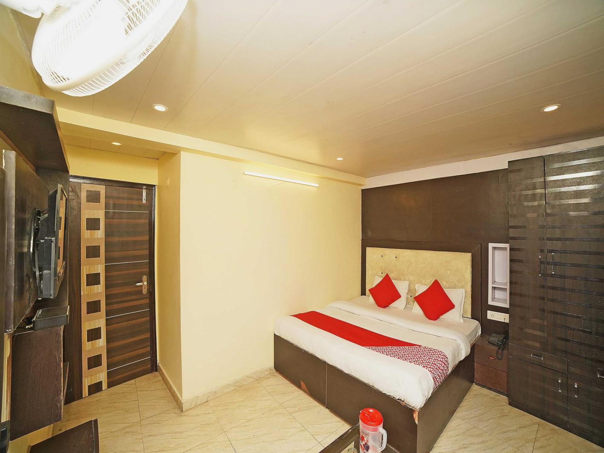 Oyo Flagship 8594 Golden Nest Hotel Nainital Luaran gambar