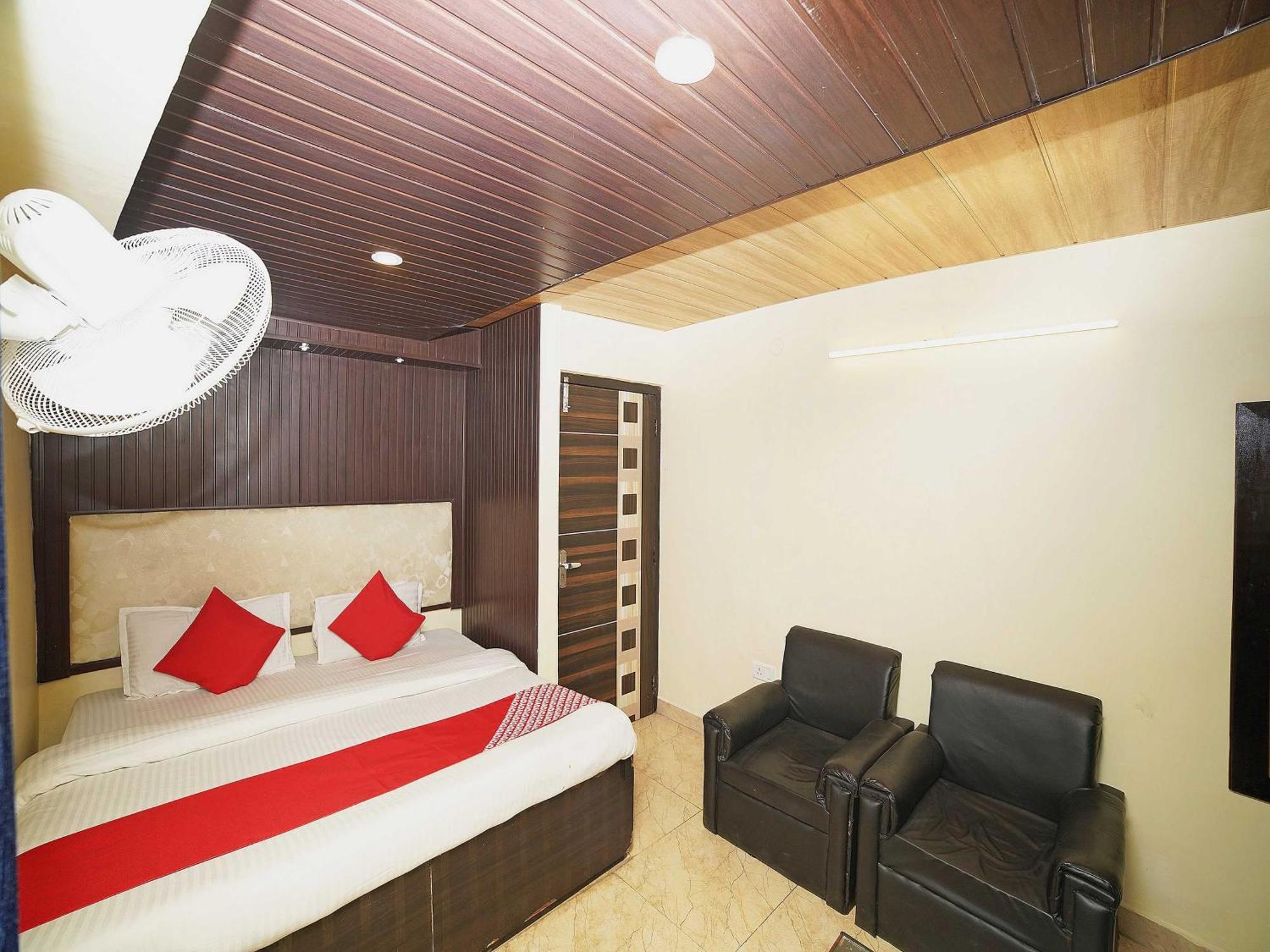 Oyo Flagship 8594 Golden Nest Hotel Nainital Luaran gambar