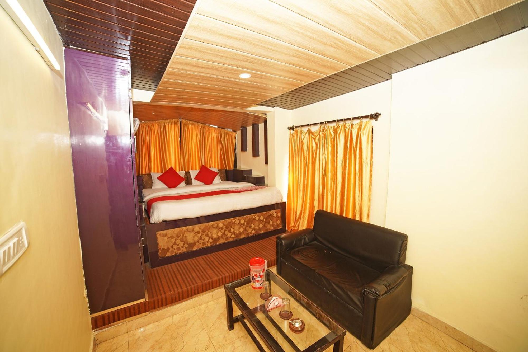 Oyo Flagship 8594 Golden Nest Hotel Nainital Luaran gambar